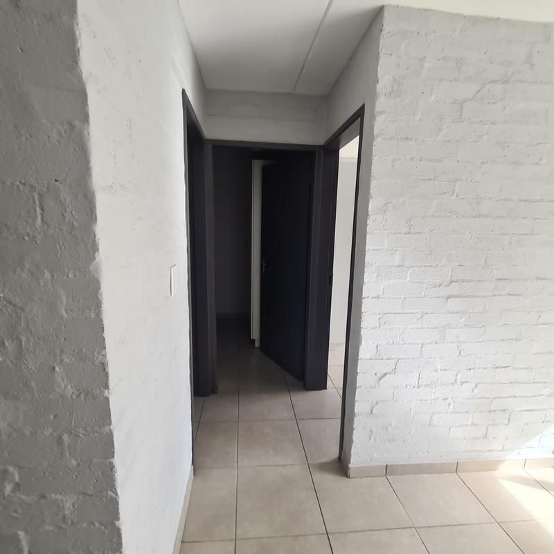 To Let 2 Bedroom Property for Rent in Goodwood Central Western Cape